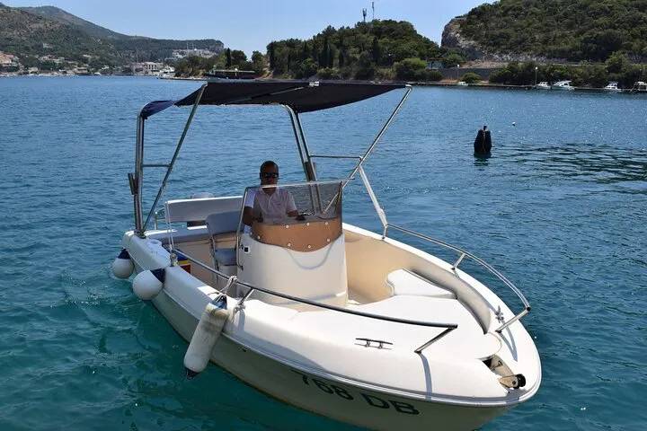 Privatna cjelodnevna tura brodom na speedboat-u - 8h