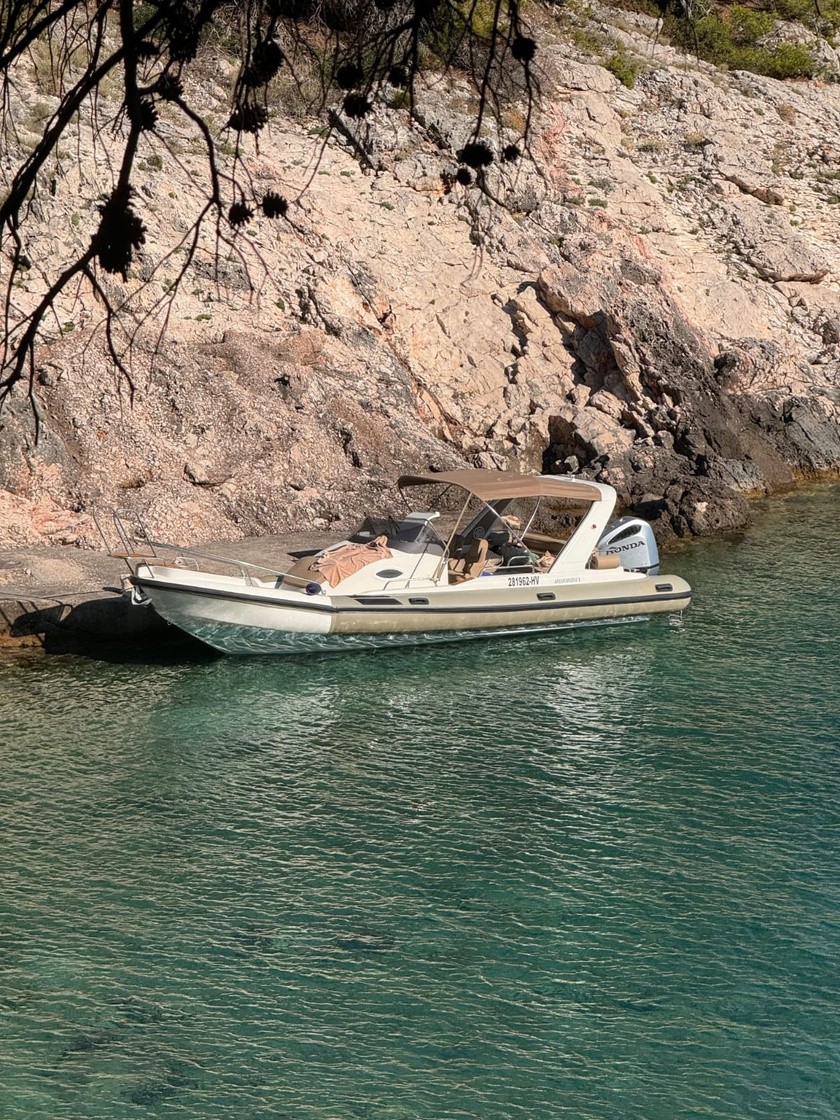 Izlet južnom obalom Hvara i Paklenih otoka - 9h