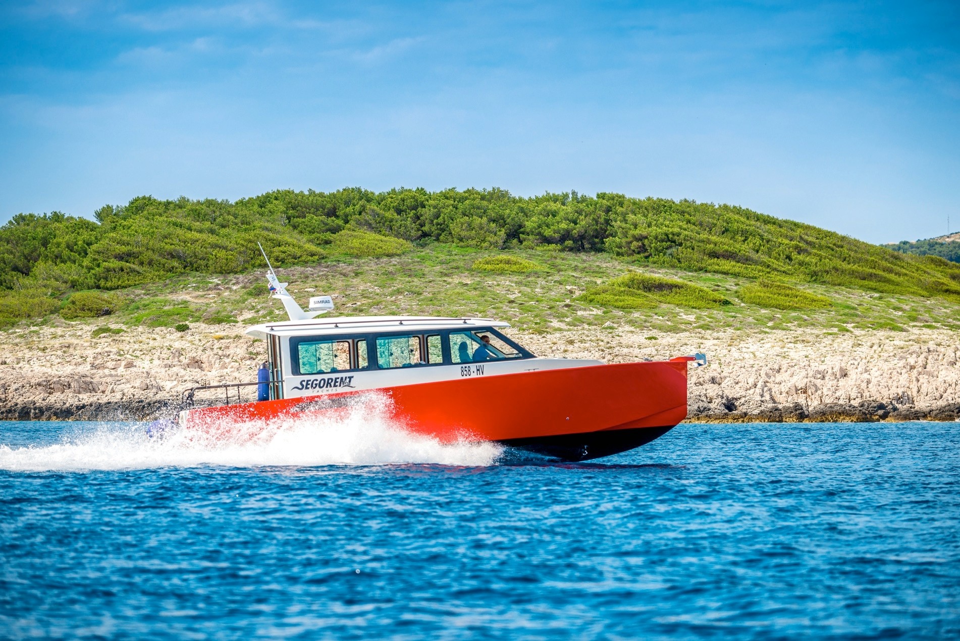 Brzi čamac Transfer Hvar ⇄ Korčula-Colnago 35 Kabina